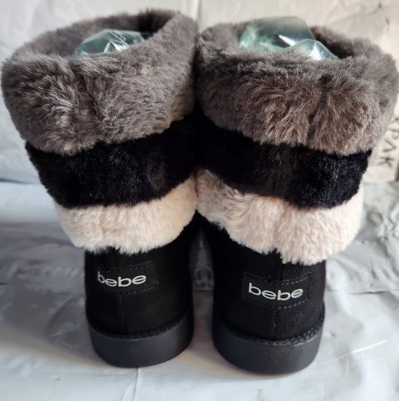 Cozy Black and Gray Women's Winter Boots - Picture 6 of 7